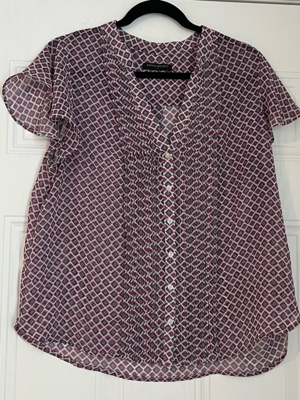 Banana Republic Plum Geometric Pleated Button-Up Blouse